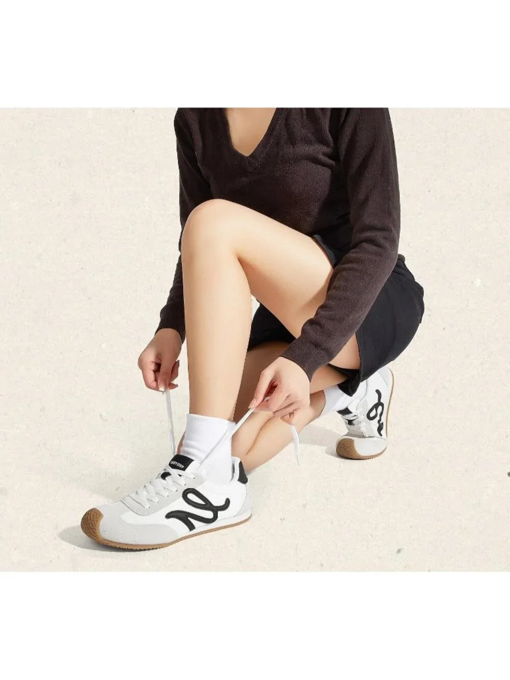 Women's White/Black Leather Comfortable Classic Casual Thin Sole Walking Sneaker